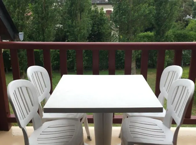 Apartment Cabourg, T2 Parfait Pour Vous ! Proche Et Centre-ville, 2 A 4 Pers. Cabourg