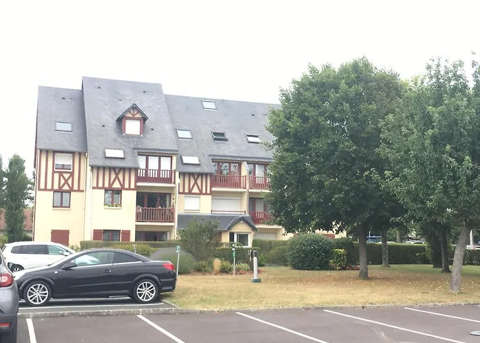 Cabourg, T2 Parfait Pour Vous ! Proche Et Centre-ville, 2 A 4 Pers. *