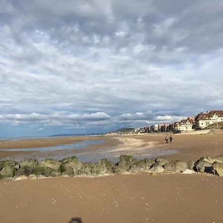 Apartment Cabourg, T2 Parfait Pour Vous ! Proche Et Centre-ville, 2 A 4 Pers.